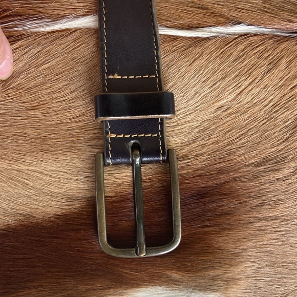 Allen Edmonds black leather belt. Actual size 42 - Picture 5 of 8